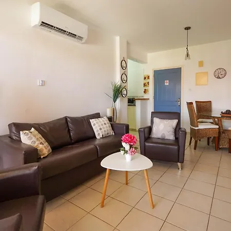 Resitour - Regina Gardens Apartman *