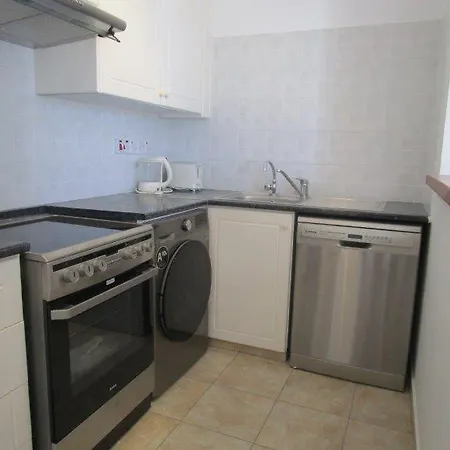 Resitour - Regina Gardens Apartman Paphos